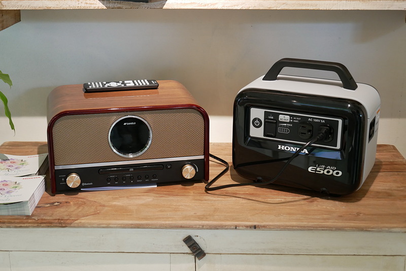 建物の周囲には、リベイド E500の利用を提案する内容の展示が多く見られる