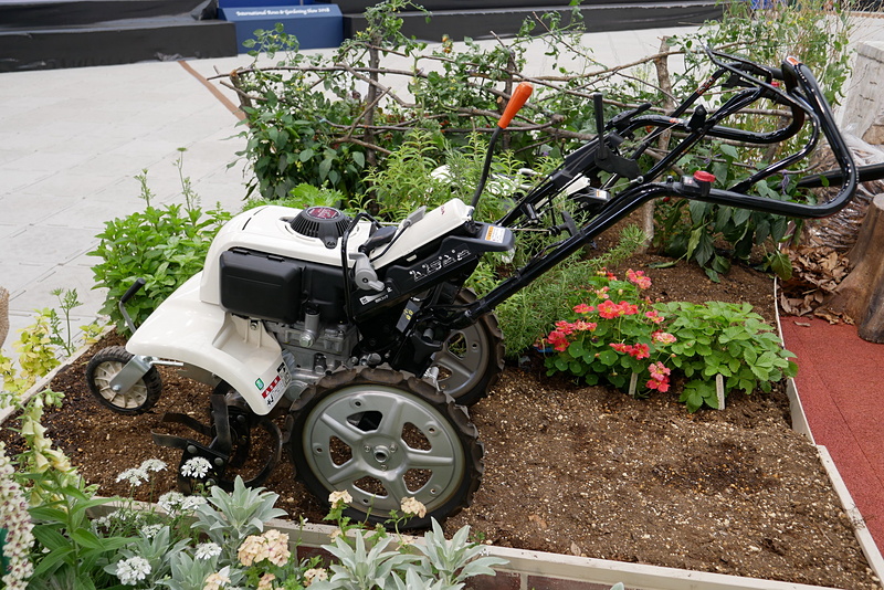 フロントロータリー式耕うん機「サ・ラ・ダ CG FFV300」