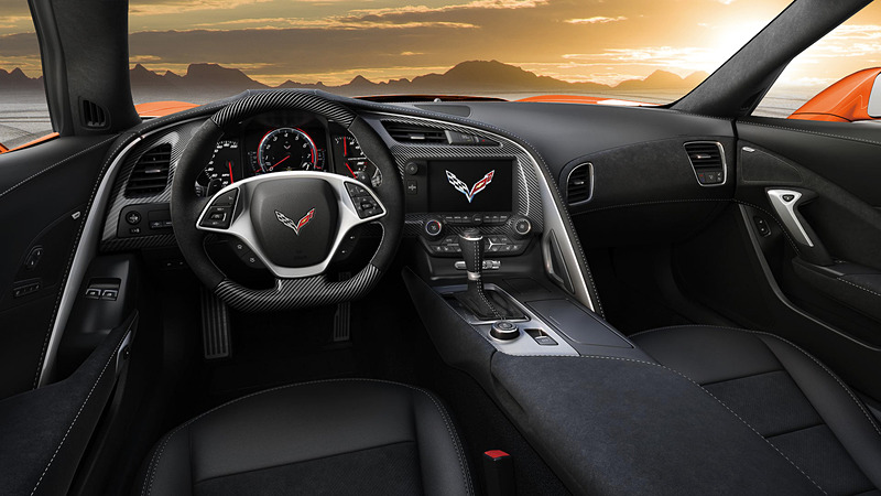 ブラックを基調としてインテリアは、カーボンを取り入れ“ドライビングスピリットをかきたてる”という特別仕様