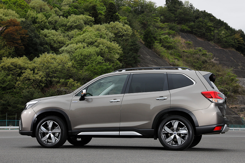 新型フォレスターで「e-BOXER」を搭載する「Advance」（プロトタイプ）