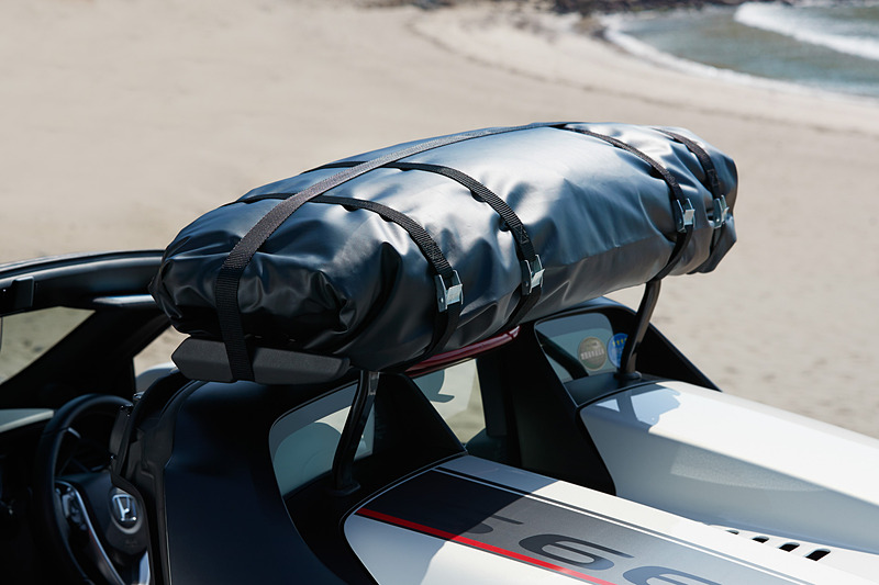 10kgまでの荷物を積載できる「トップキャリア」（11万6640円）