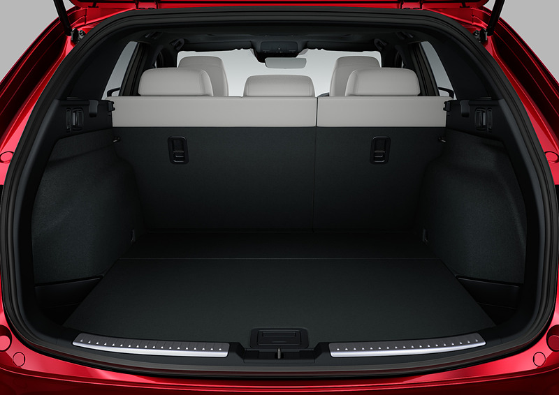 セダン/ワゴンのトランクおよびラゲッジスペース