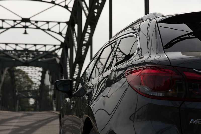 アテンザワゴンのボディサイズは4805×1840×1480mm（全長×全幅×全高）、ホイールベースは2750mm