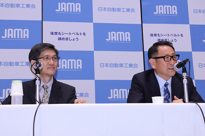 通商ルールについての質問は、豊田氏から質疑応答に同席した自工会 副会長の永塚誠一氏に不意に回答をパス。「これからこのコンビでいかなきゃいけないんだからね」と豊田氏