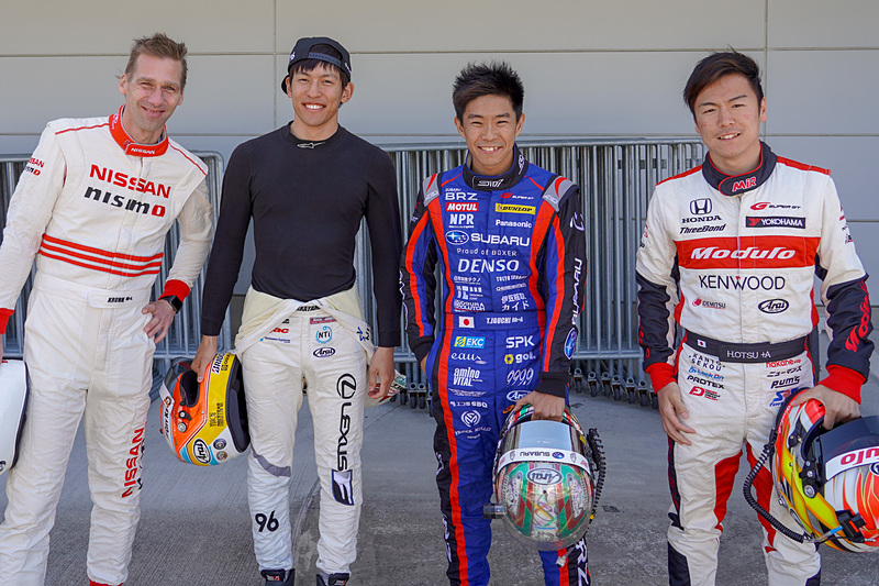 SUPER GT第3戦 鈴鹿のサーキットエクスペリエンスでドライブを担当ドライバー。写真左から、ミハエル・クルム選手、中山雄一選手、井口卓人選手、大津弘樹選手