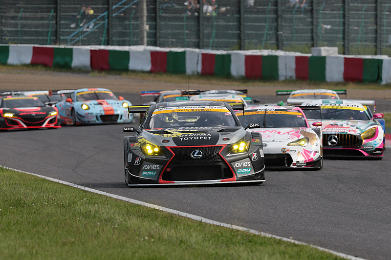 GT300クラスのスタートシーン