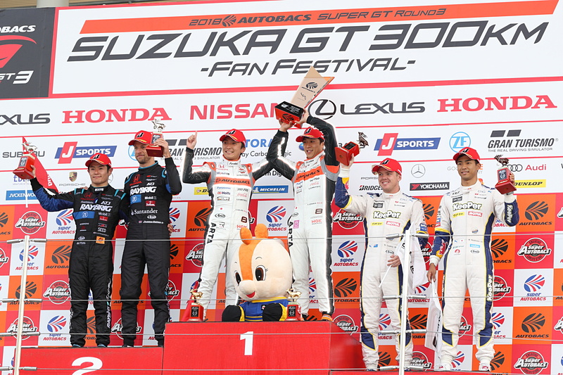 GT500クラス 表彰台