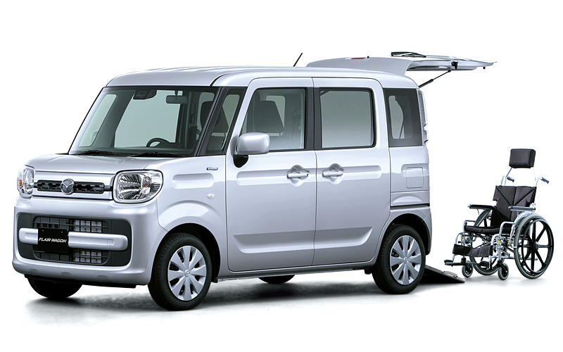 新型「フレアワゴン 車いす移動車」
