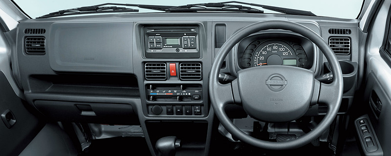 NT100 クリッパーのインテリア