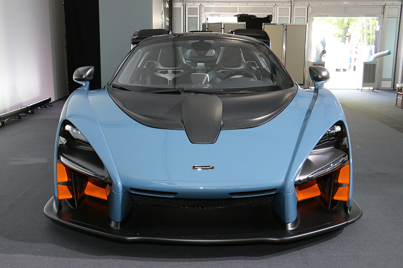 ボディサイズは4744×2051×1229mm（全長×全幅×全高。全幅はミラー格納時）、ホイールベースは2670mm。車両重量は1198kg