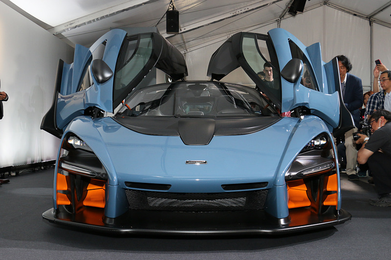 ドアパネルにも空力パーツを多数装着し、フロントフェンダーの後方側も兼ねている