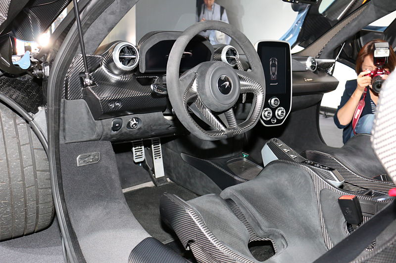 マクラーレン セナのインテリア