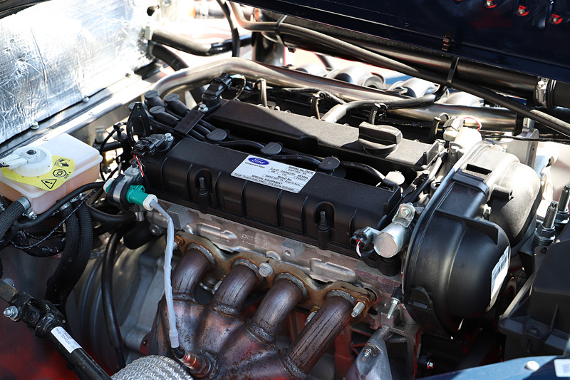 82kW/132N･mを発生するフォード製 1.6リッターエンジンを搭載