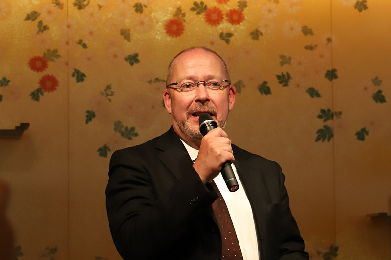 エスシーアイ株式会社 ブランド マネージャー ジャスティン・ガーディナー氏。「イギリスに行くチャンスがあったらぜひ工場見学をしてください。お金はかかりますが、1日4回くらいのツアーがあります。そこでこのハンドメイドのクルマを見ると、きっと欲しくなります（笑）」と話していた