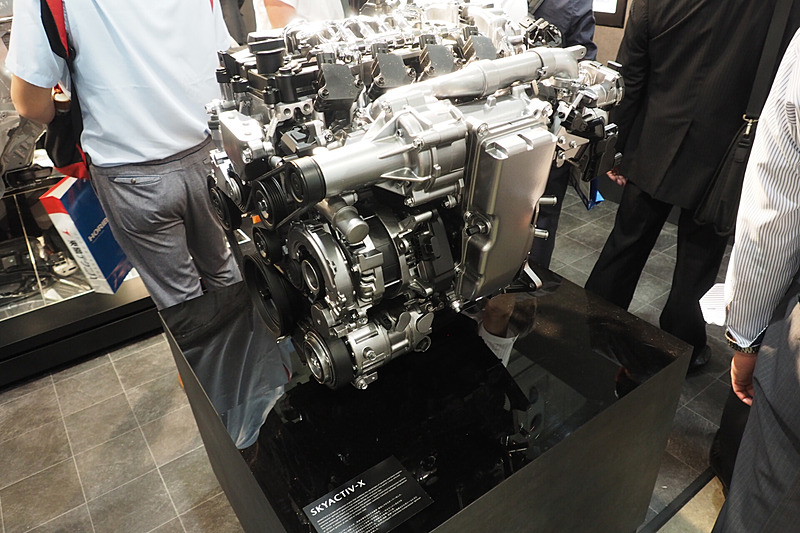 次世代エンジン「SKYACTIV-X」