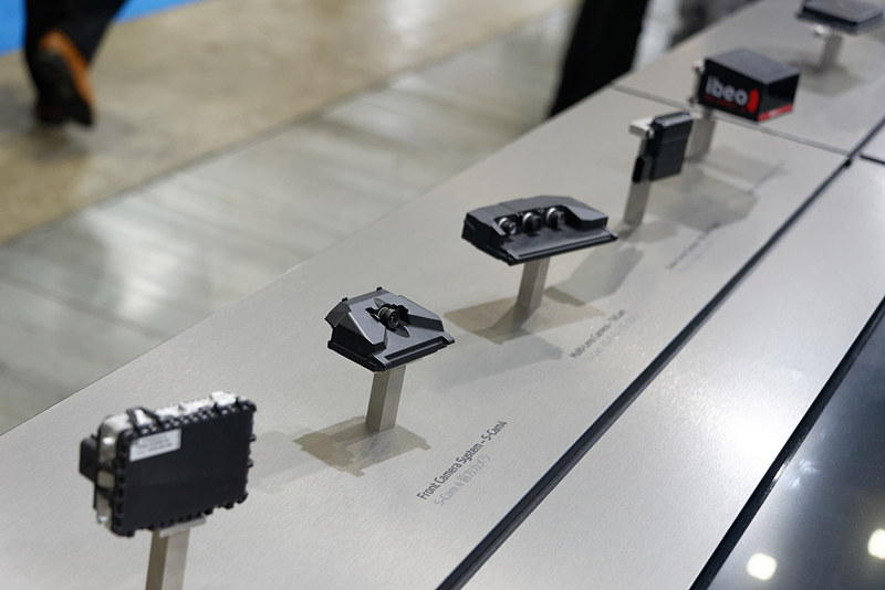 そのほかADASや自動運転車向けのカメラ、センサー類も並ぶ