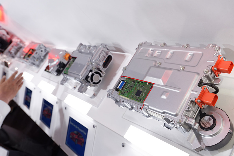 1963年からフォークリフトのEV化を進めてきた同社はEV市場におけるアドバンテージを持っており、さまざまなEV関連機器を提供している