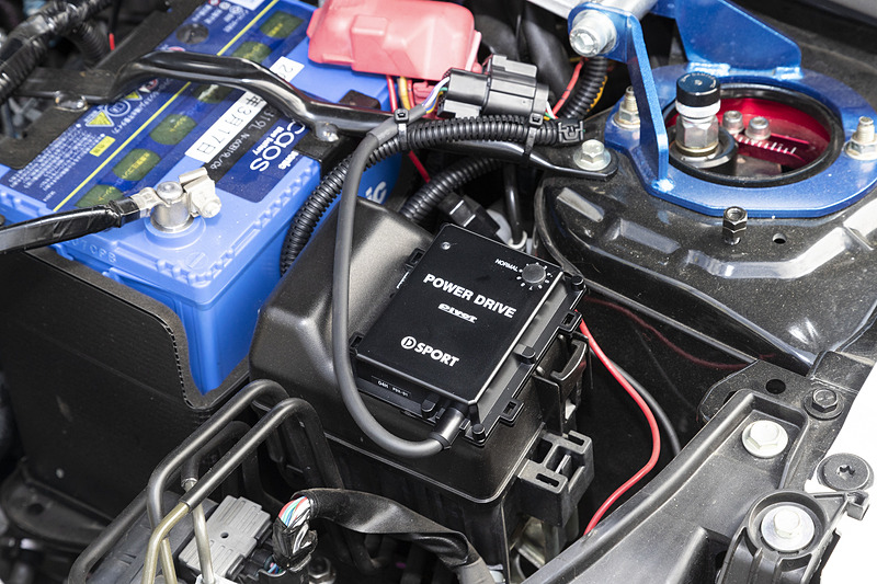 装着状態。基本的にはエンジンルームに設置される