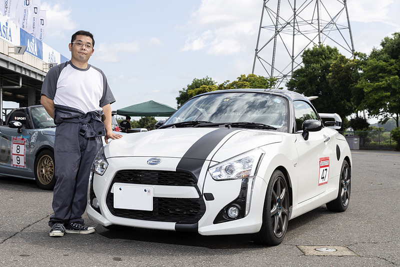 班長さんの愛車にはダイレクト式のエアクリーナーが装着されていたが、このような車両にも対応。「ノーマルのエアクリーナーを想定していますが、さまざまなエアクリーナーを試しているので問題ないと思いますよ」と松尾さんは話していた