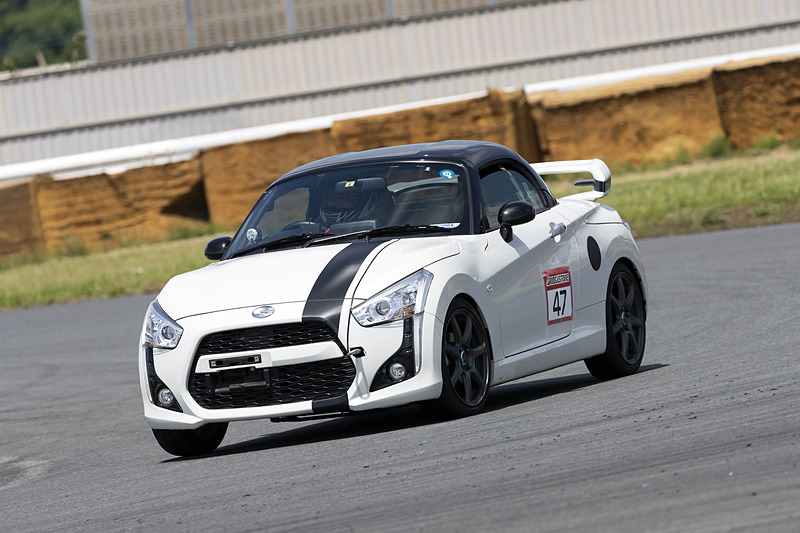 班長さんの愛車にはダイレクト式のエアクリーナーが装着されていたが、このような車両にも対応。「ノーマルのエアクリーナーを想定していますが、さまざまなエアクリーナーを試しているので問題ないと思いますよ」と松尾さんは話していた