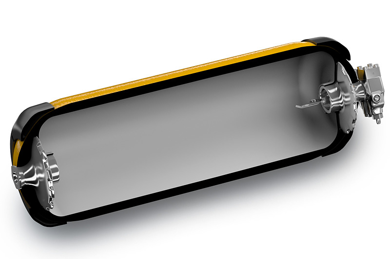 山工場内の新しい専用ラインでも生産される高圧水素タンク。トヨタ「MIRAI」で採用する炭素繊維強化プラスチック製のタンクは70MPa（700気圧）対応で使用期限は15年