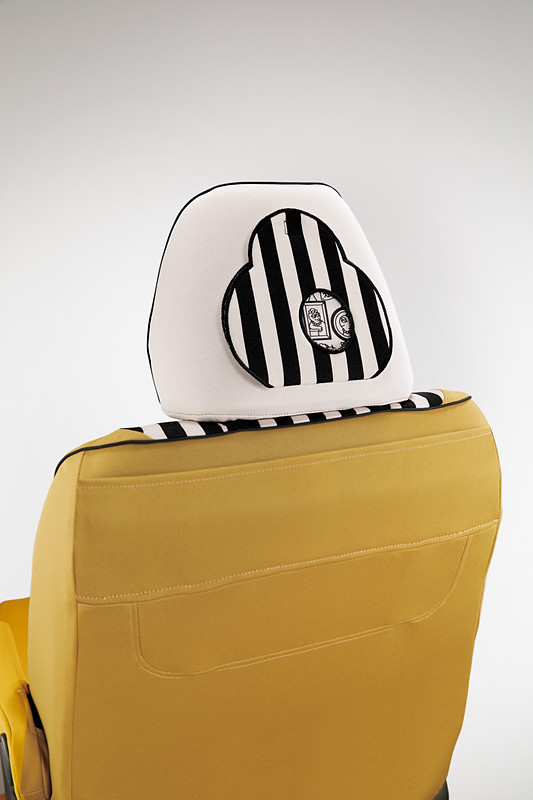 「シートカバー（フルタイプ/ファブリック/運転席・助手席シートバックアッパーポケット＆助手席シートバックポケット対応ファスナー付）」の価格はフリード用が各5万7240円、フリード＋用が4万2120円