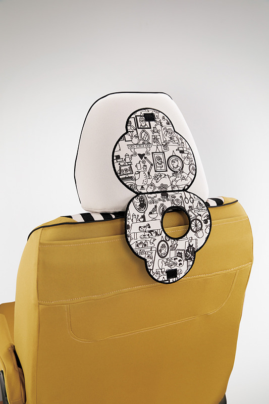 「シートカバー（フルタイプ/ファブリック/運転席・助手席シートバックアッパーポケット＆助手席シートバックポケット対応ファスナー付）」の価格はフリード用が各5万7240円、フリード＋用が4万2120円