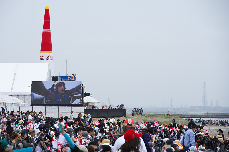 イベント広場や会場の様子