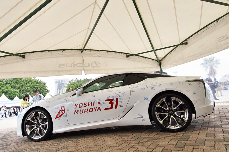 イベント広場や会場の様子