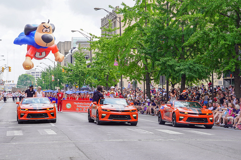 9列目のドライバー、左から27位JR.ヒルデブランド選手、26位オリオール・セルビア選手、25位ザック・ビーチ選手