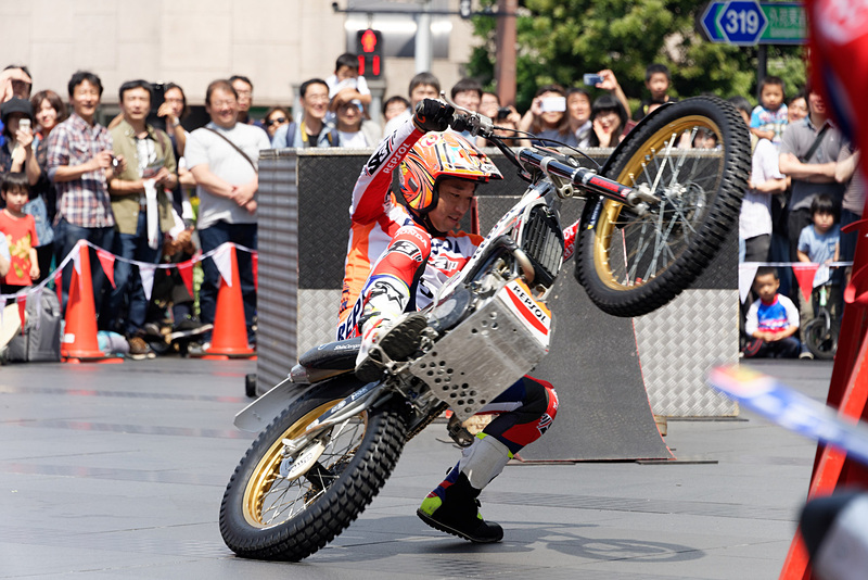屋外でのデモランの様子