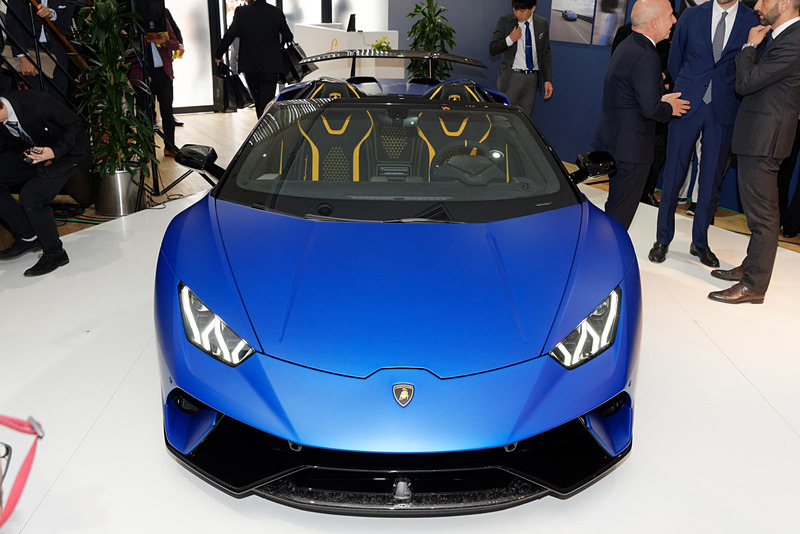 日本初公開の「ウラカン ペルフォルマンテ スパイダー」