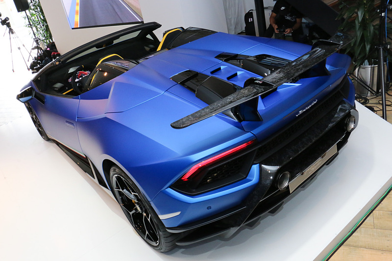 ウラカン ペルフォルマンテ スパイダー