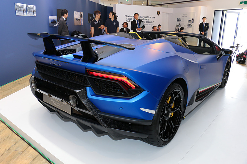 ウラカン ペルフォルマンテ スパイダー