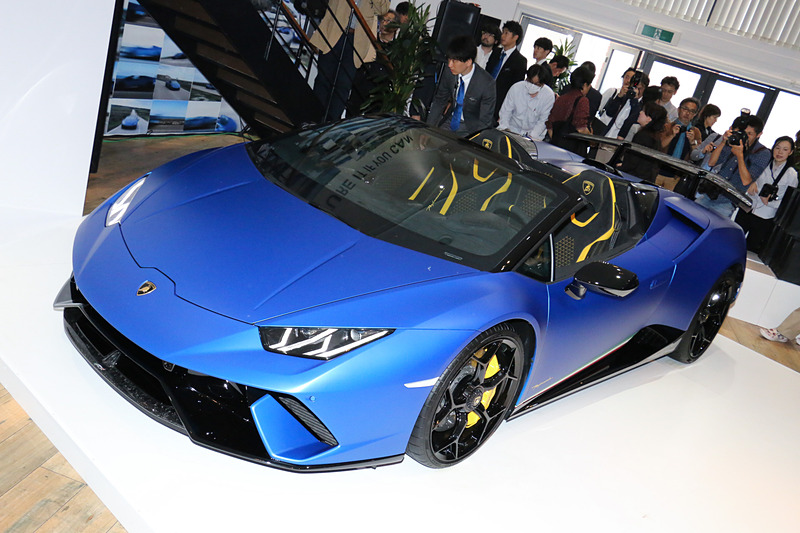 ウラカン ペルフォルマンテ スパイダー