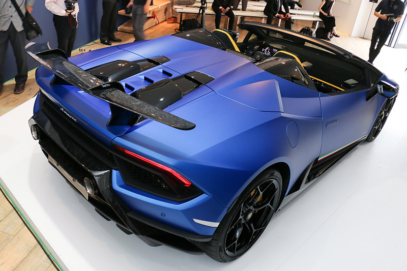 ウラカン ペルフォルマンテ スパイダー