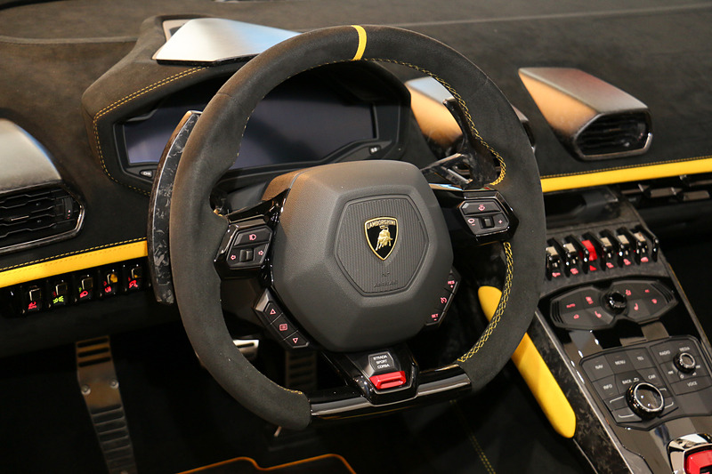 ウラカン ペルフォルマンテ スパイダーのインテリア