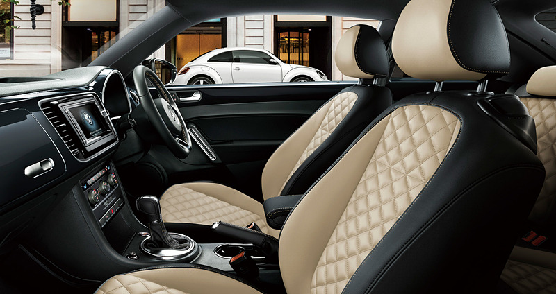 エクスクルーシブ専用となるナパレザーシート（スポーツシート）は、運転席と助手席にランバーサポートを設定