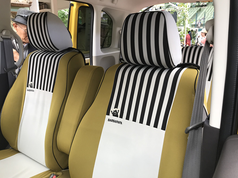 バーバパパのキャラクター「モジャ」が顔を覗かせるシートカバーもコラボ専用デザイン。全体のテーマでもある「かくれんぼ」にちなんで、ひょんなところにキャラクターがいて楽しい室内です