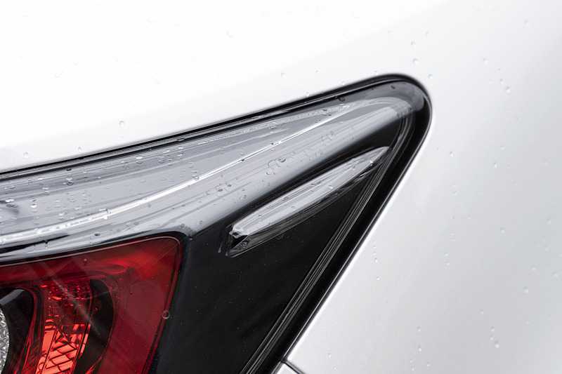 トヨタ車ではお馴染みのエアロスタビライジングフィン