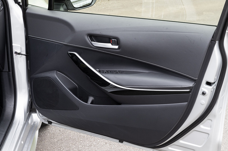 運転席ドアトリム