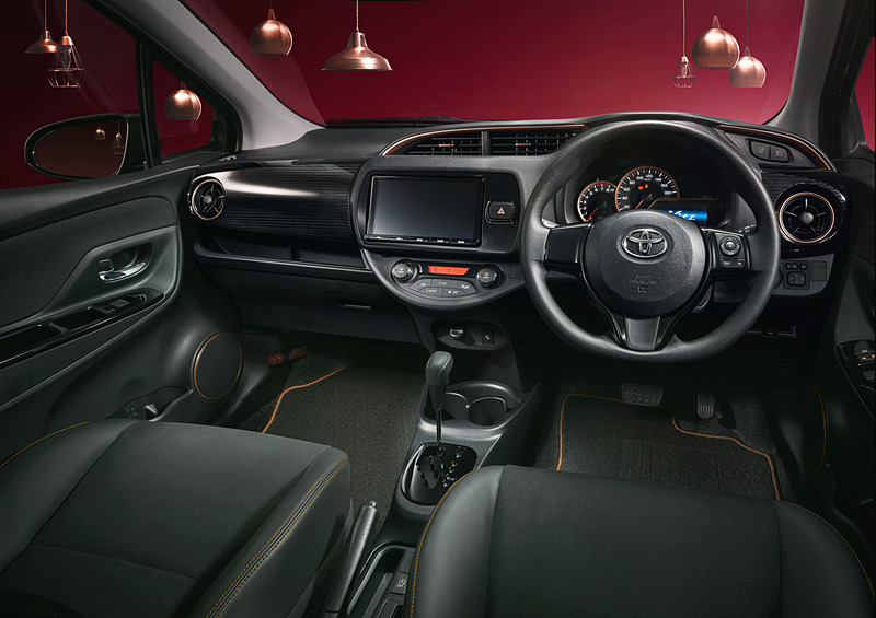 F“Amie”＜1.3リッター、2WD＞のインテリア