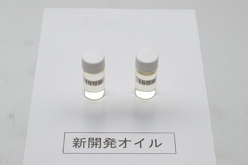 KYBと共同開発した新ショックアブソーバーは、カーペットライドとライントレース性を高次元で両立することを目指して開発が行なわれた