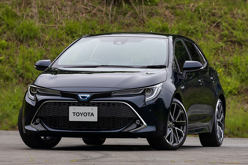 直列4気筒1.8リッター「2ZR-FXE」型エンジンにモーターを組み合わせるハイブリッドモデル