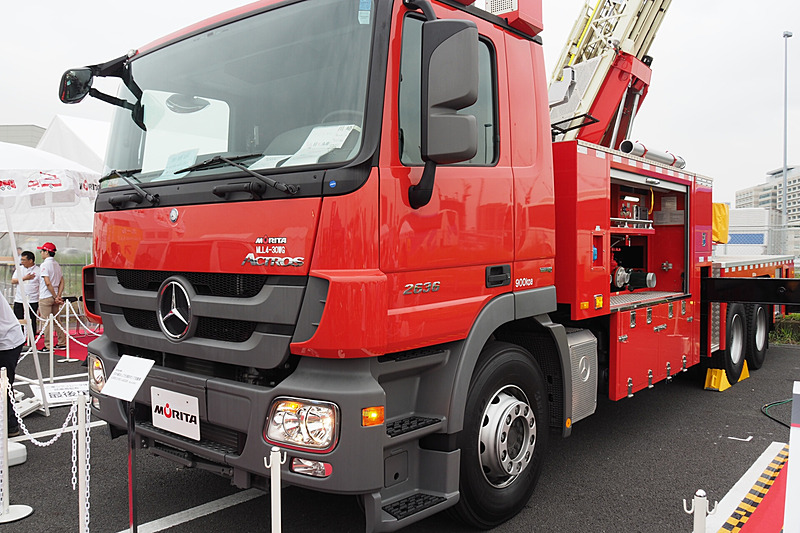 体験するはしご車はモリタの海外仕様、メルセデス・ベンツ「アクトロス」がベース