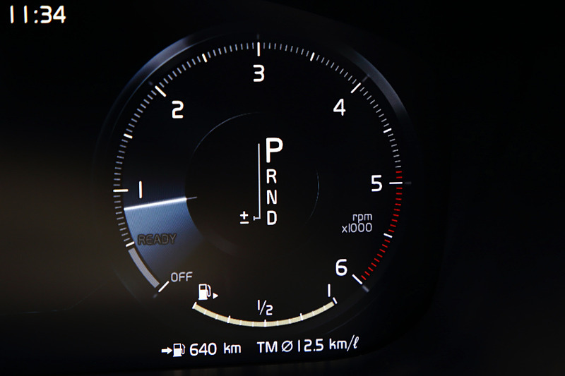 D4のレッドゾーンは4800rpm