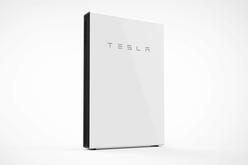 日本初展示となるテスラの家庭用蓄電池「テスラ パワーウォール」