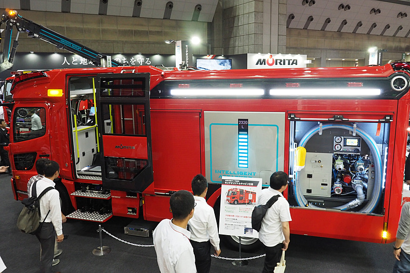 専用キャブ付MT2 Intelligent Attackerは活動性重視の消防車