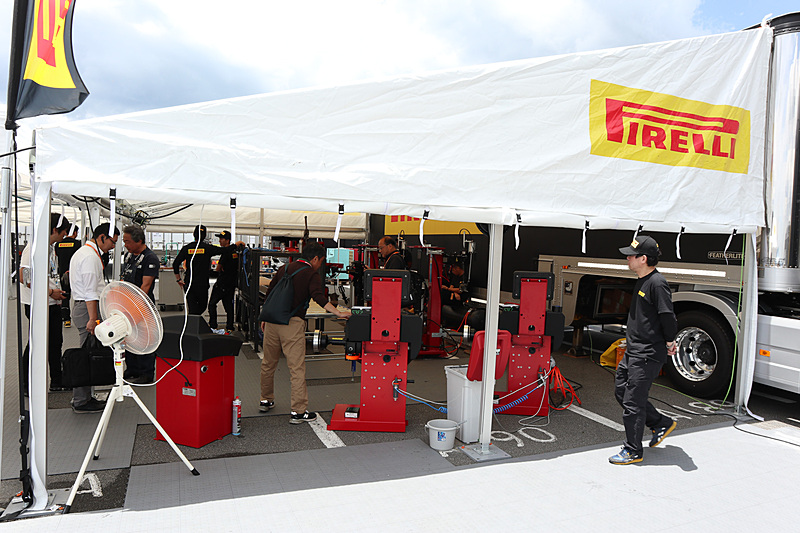 スーパー耐久シリーズでは、2018年シーズンからピレリがタイヤをワンメイク供給している