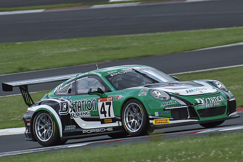 ST-1クラスの47号車 D'station Porsche cup（星野辰也／織戸学選手他）